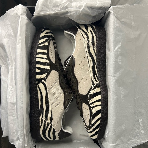 ALOHAS Zebra Sneakers - Picture 5 of 12